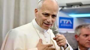 হিজবুল্লাহকে অস্ত্র ছেড়ে সংলাপে বসার পরামর্শ দিয়েছি: পোপ লিও