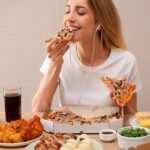 বিনামূল্যে বা সস্তায় খাবার পেলে মানুষ বেশি খেয়ে ফেলে কেন?