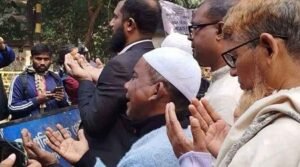 খালেদা জিয়ার কবর জিয়ারতে এসে অঝোরে কান্না