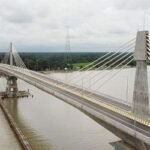 সেতু থেকে ঝাঁপ দিয়ে তরুণীর আত্মহত্যার চেষ্টা