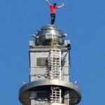 সুরক্ষা জাল ছাড়াই ১৬৬৭ ফুট উঁচু ভবনের চূড়ায় মার্কিন পর্বতারোহী