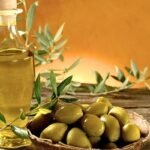 ত্বকের উজ্জ্বলতা ধরে রাখতে জলপাই তেলের ভূমিকা