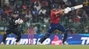 ইংল্যান্ডের জয়ে বিশ্বকাপে টিকে থাকলো পাকিস্তান