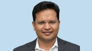 প্রধানমন্ত্রীর সঙ্গে তিন বাহিনী প্রধানের সাক্ষাৎ