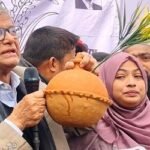 জুলাই শহীদের বোনের উপহারে চোখের পানি ধরে রাখতে পারলেন না ফখরুল