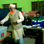 জাতীয় সংসদ নির্বাচন ও গণভোট ভোট দিলেন বিএনপি ও জামায়াতের প্রার্থী