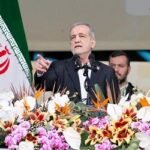 ইসলামি বিপ্লব বার্ষিকীতে জাতীয় ঐক্যের ডাক ইরানের প্রেসিডেন্টের
