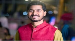 রক্তাক্ত রাজপথ মাড়িয়ে সংসদে নুর