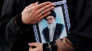 খামেনির রাষ্ট্রীয় জানাজা স্থগিত