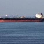 হরমুজ প্রণালিতে আটকে পড়া তেলবাহী জাহাজ ছাড়াতে ইরানের দ্বারস্থ হচ্ছে সরকার