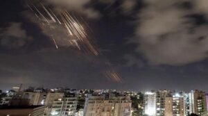 ইসরায়েলের দিকে নতুন করে ক্ষেপণাস্ত্র ছুড়ল ইরান