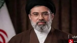 বাবার চেয়েও কঠোর মোজতবাকে বেছে নেওয়ার পেছনে যে কারণ : ইসরায়েল-আমেরিকার গলায় কাঁটা