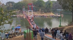 ঈদের ছুটিতে উপচে পড়া ভিড়, লাখো পর্যটকে সরগরম রাঙামাটি