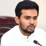 বিসিবির ‘সংবিধান’ নিয়ে স্বরাষ্ট্রমন্ত্রীকে যা বললেন আসিফ মাহমুদ