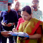 ডোমারে ভোজ্য তেলের মজুদের অভিযোগে ৩ প্রতিষ্ঠানে জরিমানা