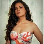 আইনি জটিলতায় অভিনেত্রী রিচা চাড্ডা