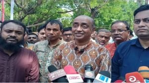 ‘কৃষক কার্ড’ বিতরণে রাজনৈতিক বিবেচনা বা অনিয়মের সুযোগ নেই: আইনমন্ত্রী