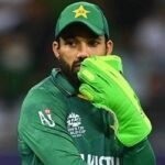 পাকিস্তানের হয়ে খেলার যোগ্য নই : বিস্ফোরক স্বীকারোক্তি রিজওয়ানের