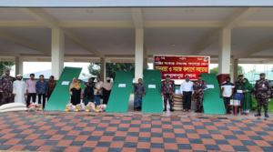পলাশপুর জোন ৪০ বিজিবির উদ্যােগে ত্রাণ সামগ্রী ও বিনামূল্যে চিকিৎসা সেবা প্রদান।