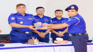 নরসিংদীতে জেলার শ্রেষ্ঠ এসআই ইউসুফ আহমেদ 