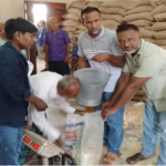 ফুলবাড়ী উপজেলার খয়েরবাড়ী ইউপিতে ভিজিএফের চাল বিতরণ॥
