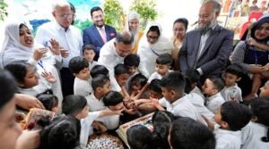 শিশুদের সঙ্গে প্রাণবন্ত সময় কাটালেন প্রধানমন্ত্রী