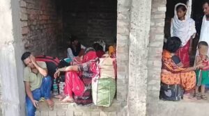 ১০০ জনকে বাংলাদেশে ফেরত পাঠাল বিএসএফ