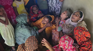 টাঙ্গাইলে ট্রাক উল্টে নিহত ১৫ জনের ১০ জনই ফেরিওয়ালা