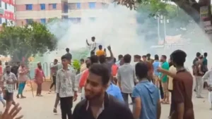 সৌদিতে ফেলে আসা লাগেজ নিয়ে ব্রাহ্মণবাড়িয়ায় তুমুল সংঘর্ষ, আহত ১৫