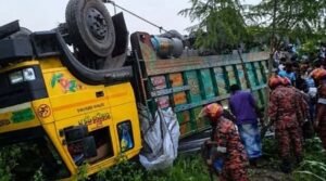 ঈদযাত্রায় রক্তাক্ত সড়ক : ছয় দিনে ৩৭ প্রাণহানি