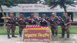 ফুলবাড়ী ব্যাটালিয়ন (২৯ বিজিবি) কর্তৃক  বিদেশী মদ এবং নেশাজাতীয় ট্যাবলেট আটক 