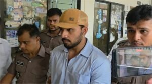 স্ত্রীকে আত্মহত্যার প্ররোচনা : অভিনেতা জাহের আলভী কারাগারে