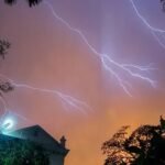 দুপুর ১টার মধ্যে দেশের ৮ জেলায় বজ্রবৃষ্টির সম্ভাবনা, নদীবন্দরে সতর্কবার্তা