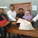 টানা বর্ষণে ঘরহারা বৃদ্ধের পাশে সেনাবাহিনী, নতুন ঘর নির্মাণের মানবিক উদ্যোগ।