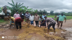 এমপি ওয়াদুদ ভূইয়ার নির্দেশে ক্ষতিগ্রস্ত গোমতি সড়ক মেরামত করলো বিএনপি নেতা জিয়াউর রহমান।