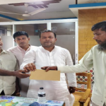 মাটিরাঙ্গা পৌর এলাকার বন্যাদুর্গতদের মাঝে প্রধানমন্ত্রীর ত্রাণ তহবিলের আর্থিক সহায়তা প্রদান।