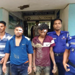 দুর্গাপুরে ডিবি পরিচয়ে ডাকাতি, আটক ৩