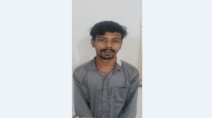 নারী পোশাক শ্রমিককে ধর্ষণ চেষ্টায় বাসের হেলপার গ্রেফতার 