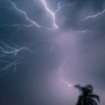 ৮ জেলায় ঘণ্টায় ৬০ কিলোমিটার বেগে ঝড়ের আভাস