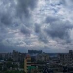 ঢাকায় বৃষ্টির আভাস, কমছে না গরমের দাপট