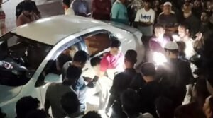 পায়ুপথ থেকে বের করা হলো কনডমে বাঁধা হেরোইন