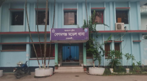 নোয়াখালীতে হোটেল ম্যানেজারকে কুপিয়ে জখম, ৫ লাখ টাকা লুট