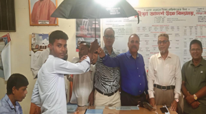 নওগাঁর পত্নীতলায় দুদকের অর্থায়নে শিক্ষা উপকরণ বিতরণ