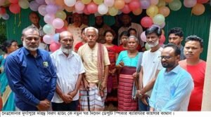 দরিদ্র হাজং পরিবারকে নতুন ঘর দিলেন : ডেপুটি স্পিকার ব্যারিস্টার কায়সার কামাল