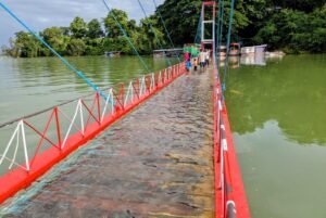 হু হু করে বাড়ছে কাপ্তাই হ্রদের পানি,ডুবেছে ঝুলন্ত সেতু; পানিবন্দি নিন্মাঞ্চলের বাসিন্দারা