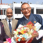 ঢাকায় ভুটানের প্রধানমন্ত্রীর যাত্রাবিরতি, স্বাগত জানালেন মন্ত্রী-প্রতিমন্ত্রী