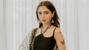 ‘সিঙ্গেল’ লিখে কী বার্তা দিলেন আইমা বেগ?