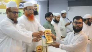 ফলাফলের পাশাপাশি শিক্ষার্থীদের চরিত্র গঠনে গুরুত্ব দেওয়ার আহ্বান