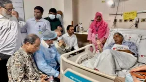মন্ত্রী টুকুকে হাসপাতালে দেখতে গেলেন রিজভী