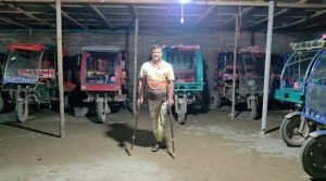 আশুলিয়ায় নিরাপত্তা প্রহরীকে অস্ত্রের মুখে জিম্মি করে ডাকাতির অভিযোগ